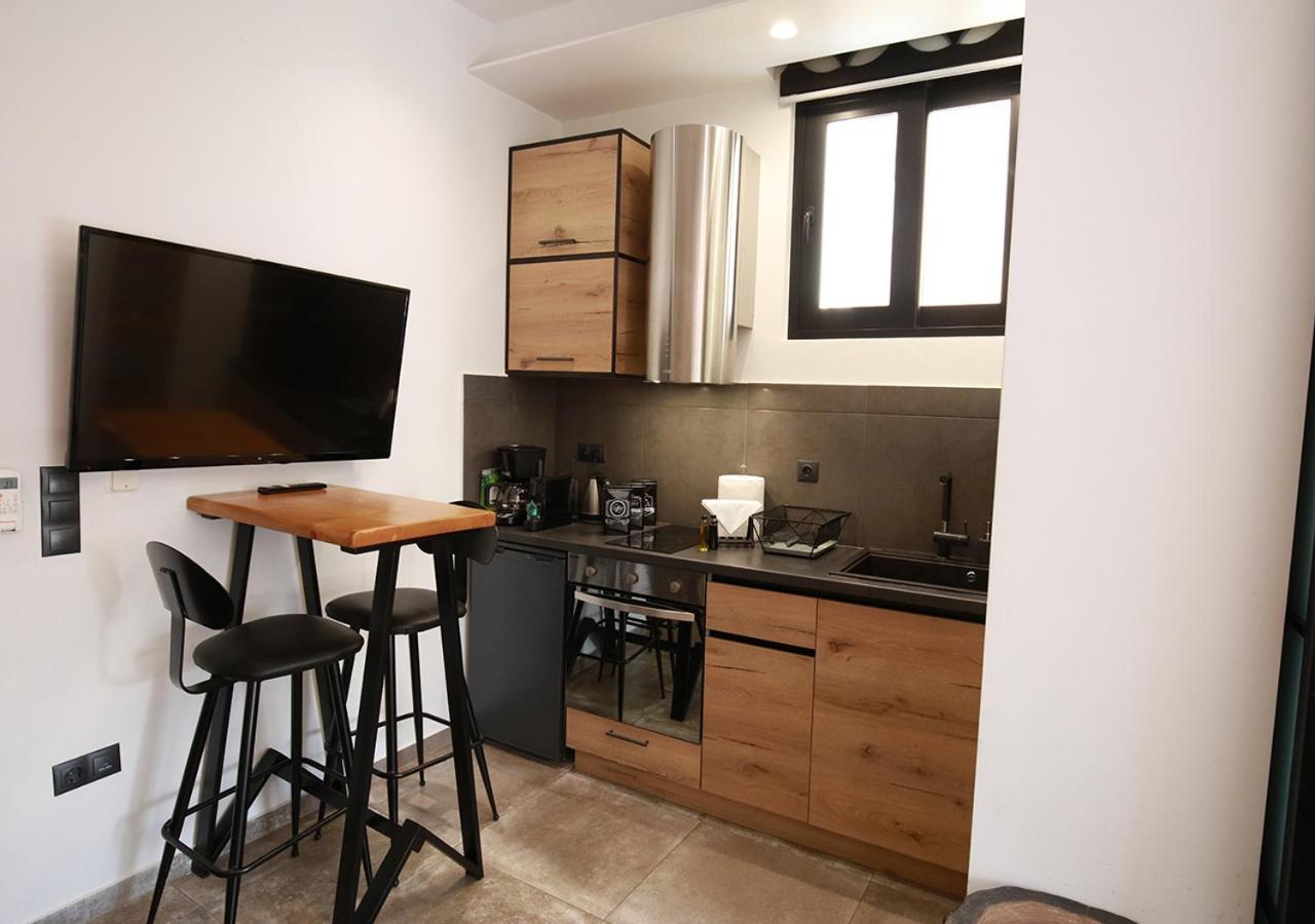 Emily In Athens - Central Design Awarded Flat Syntagma E3 Экстерьер фото